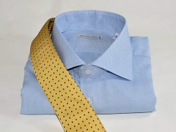 Abbinamento con cravatta artigianale in seta